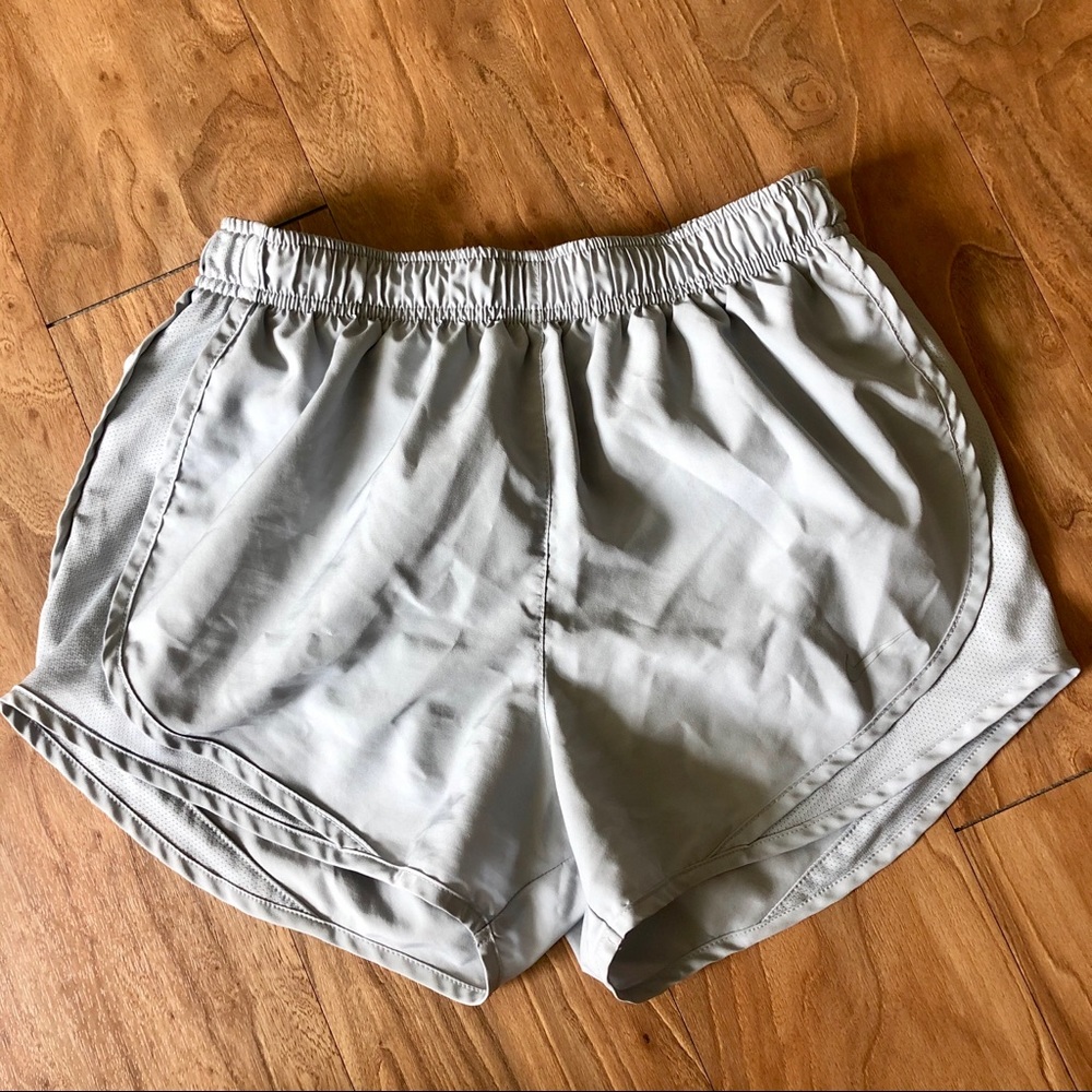 NIKE tempo running shorts wolf grey size small
